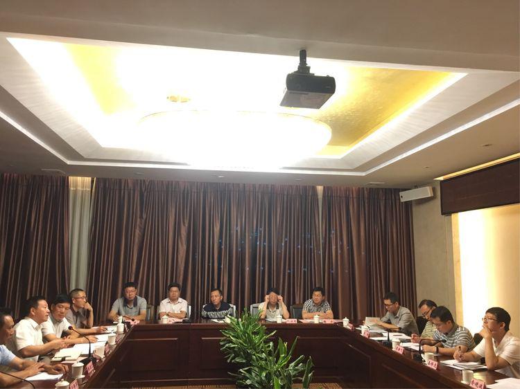 国家发改委规划司副司长岳修虎一行到我市开展医改工作调研